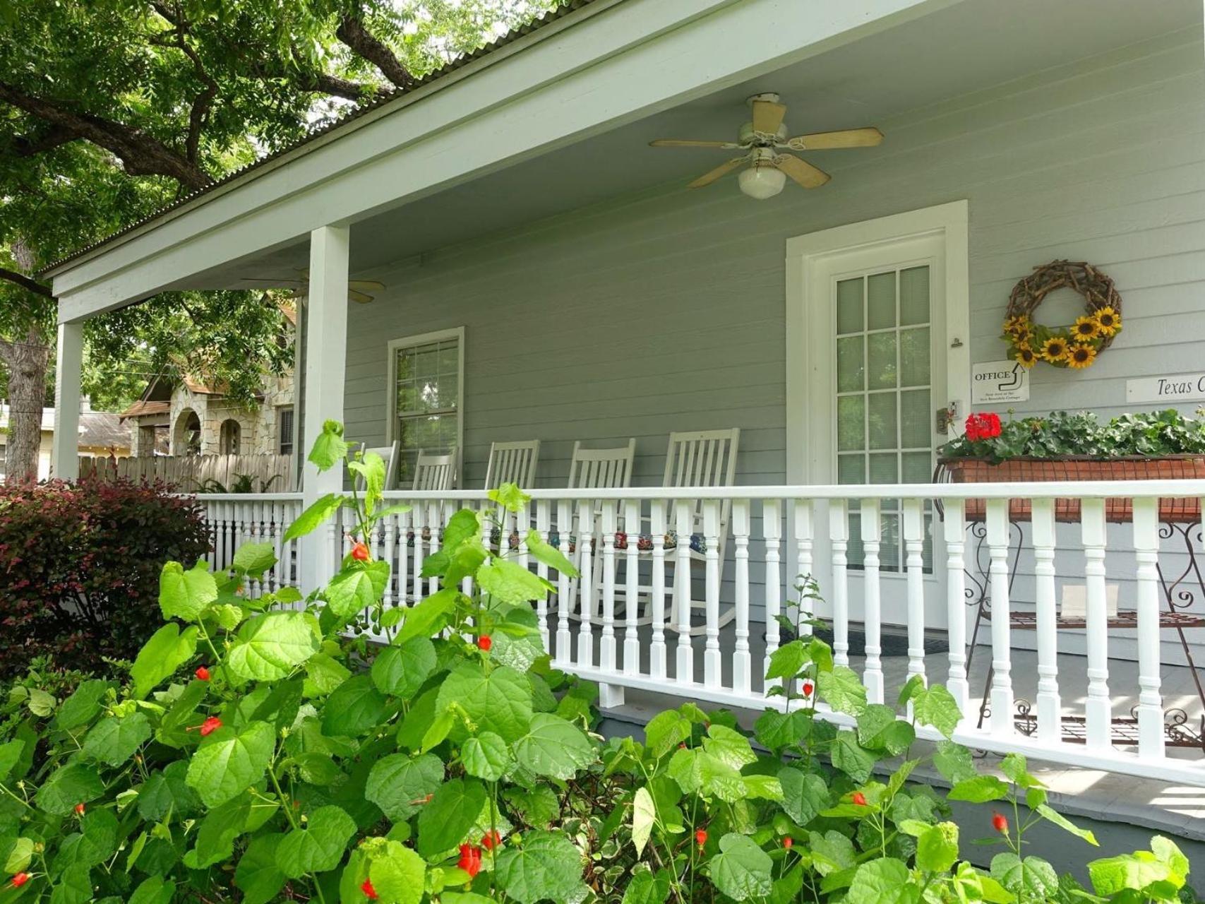 Comal Inn Ню Браунфелс Стая снимка