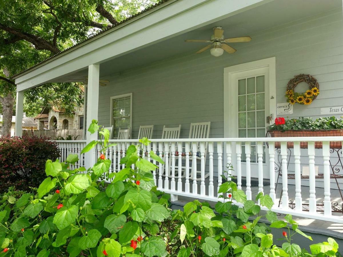 Comal Inn Ню Браунфелс Екстериор снимка